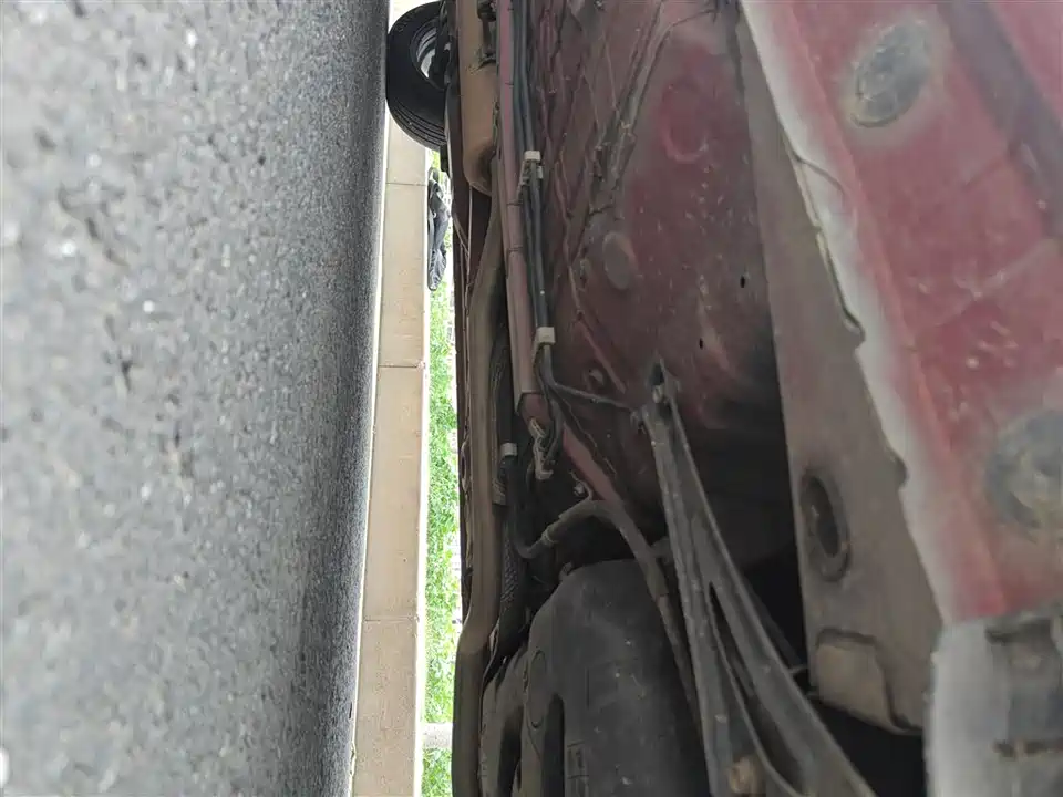 Toyota YARiS L to enjoy