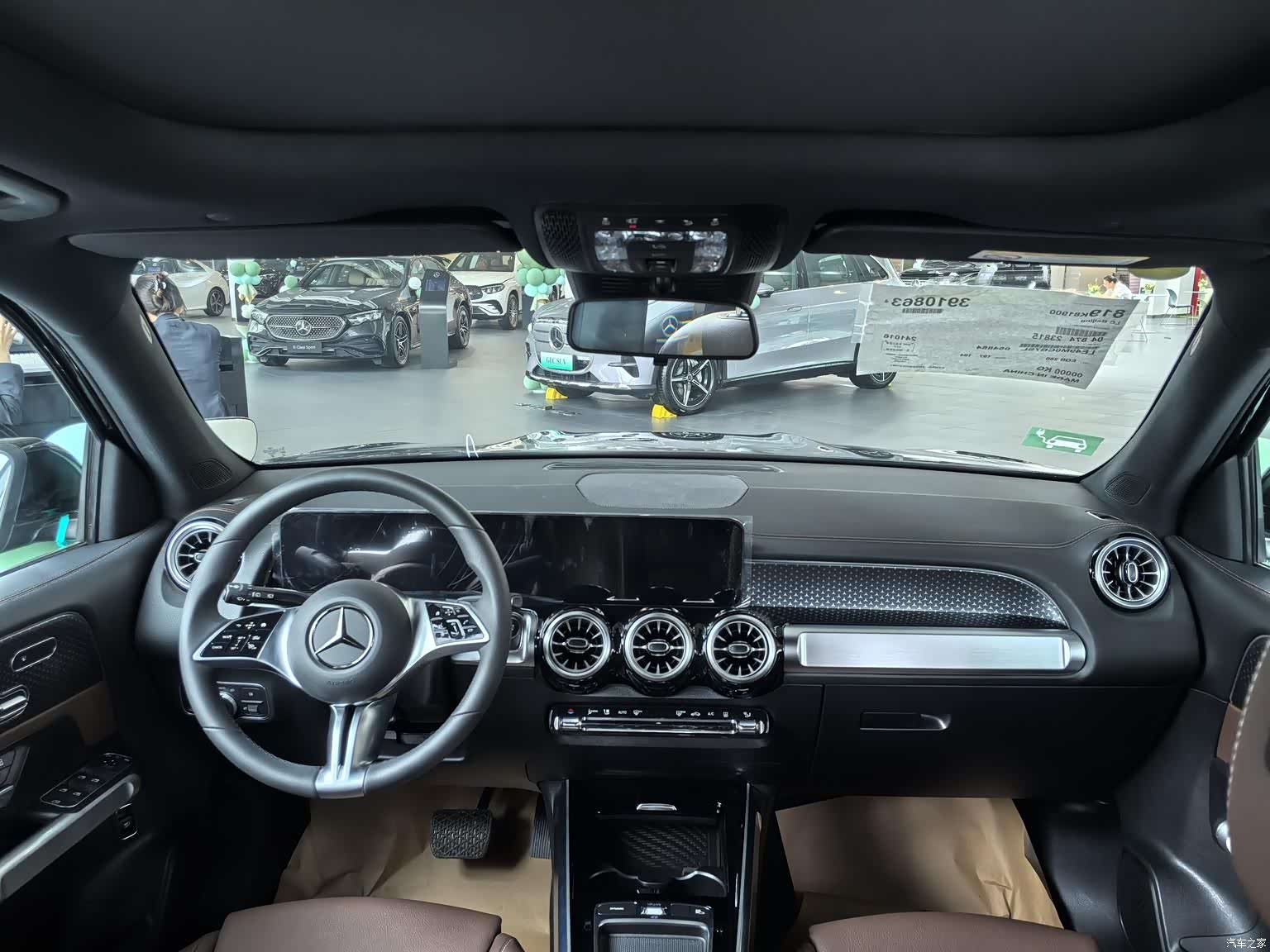 Mercedes-Benz EQB, 2025 8