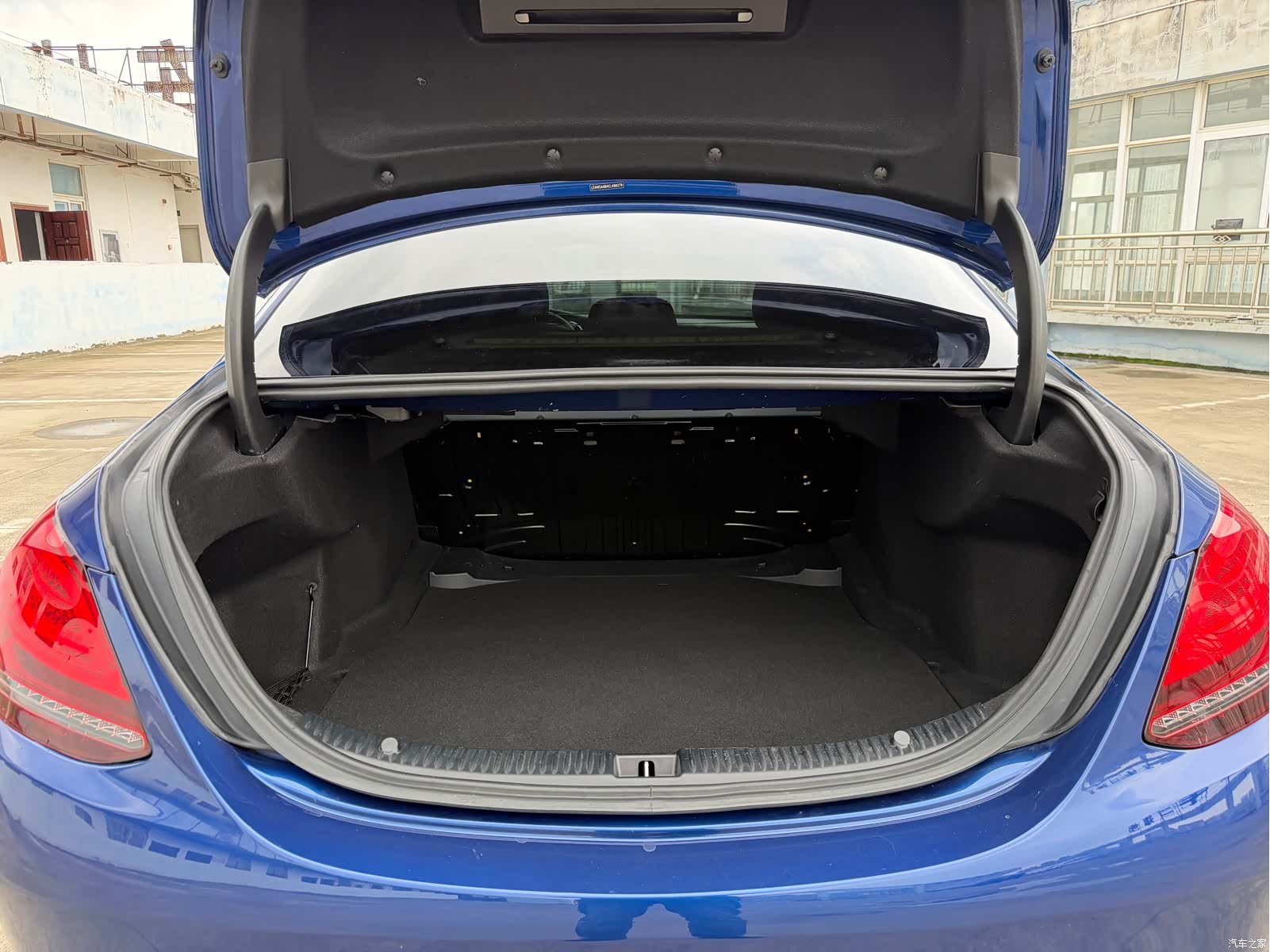 Mercedes-Benz C-Class, 2019 17