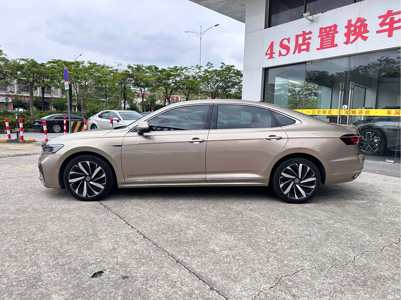 Volkswagen Passat, 2022 7