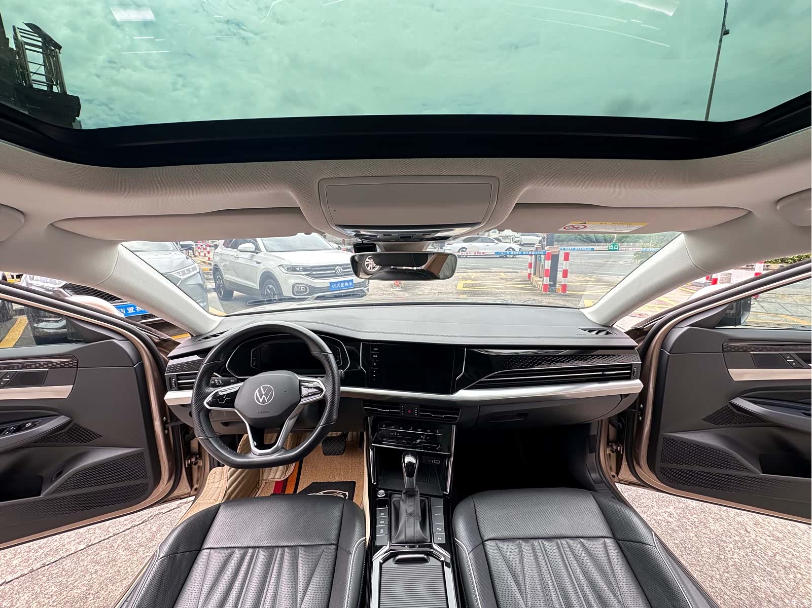 Volkswagen Passat, 2022 13