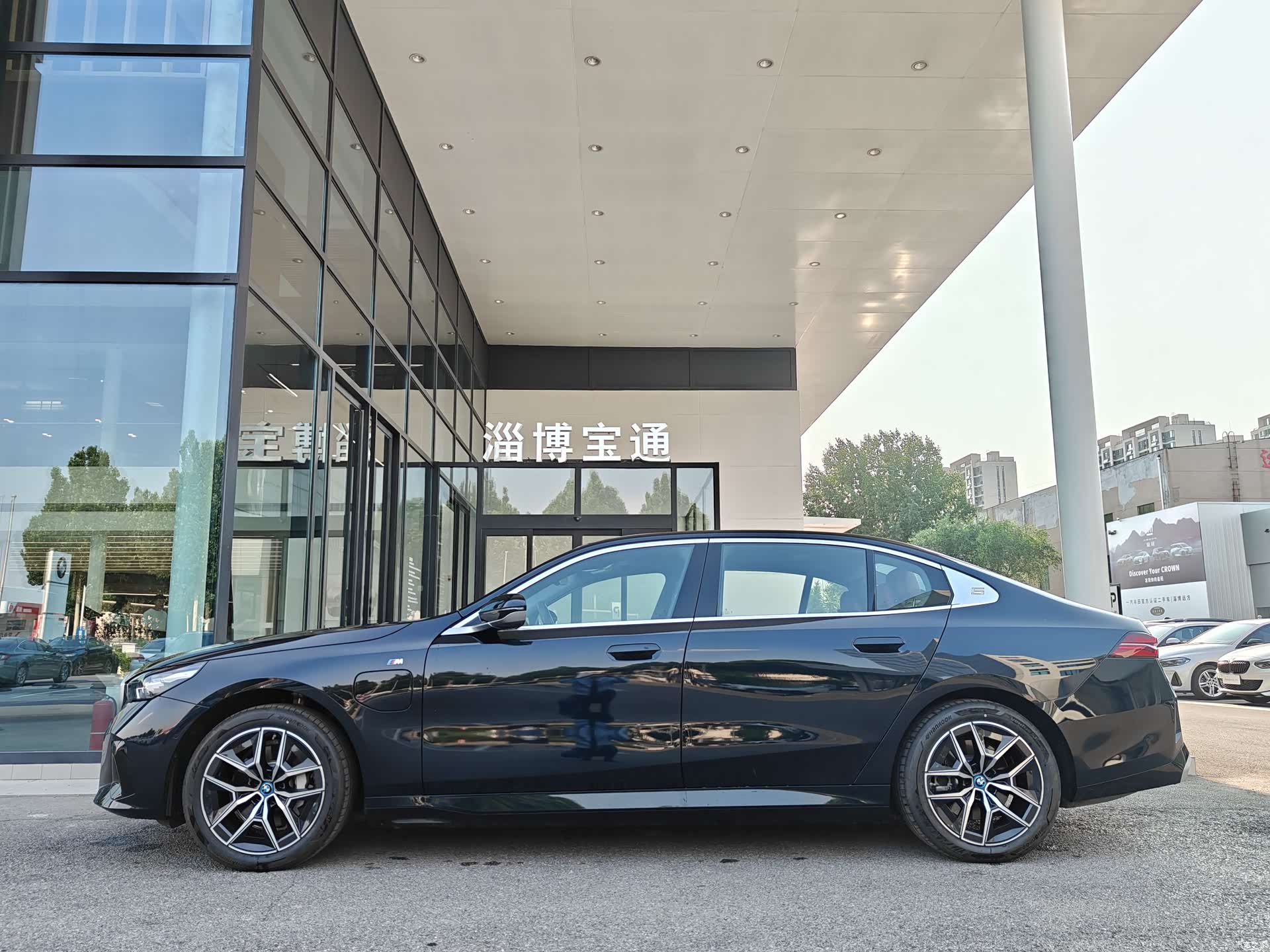 BMW i5, 2025 14