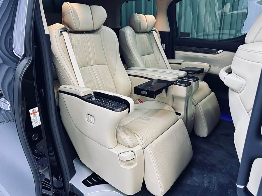 Toyota Alphard 2021, фото 13