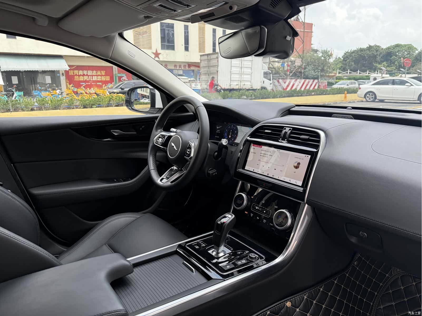 Land Rover XEL, 2021 21