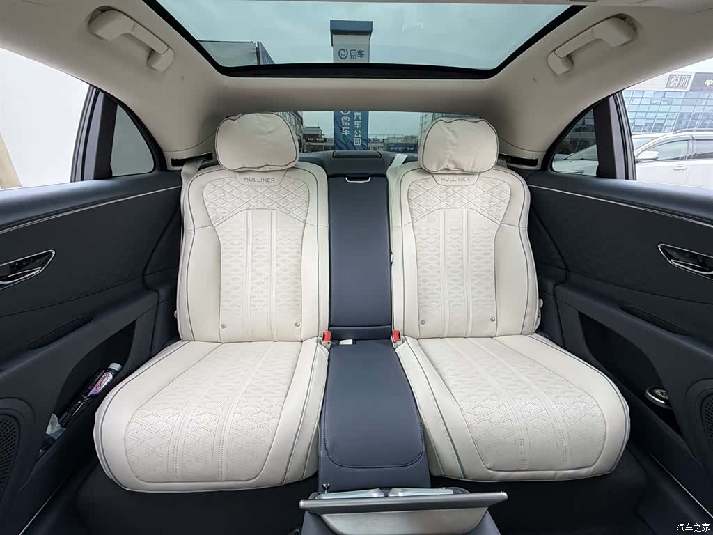 Bentley Flying Spur, 2025 32