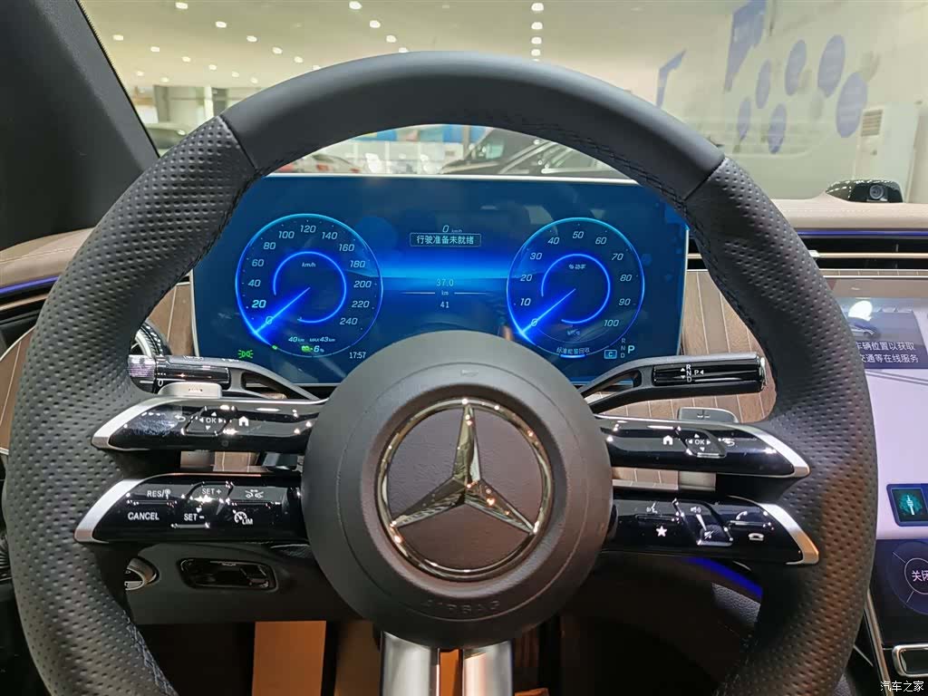 Mercedes-Benz EQE, 2025 10