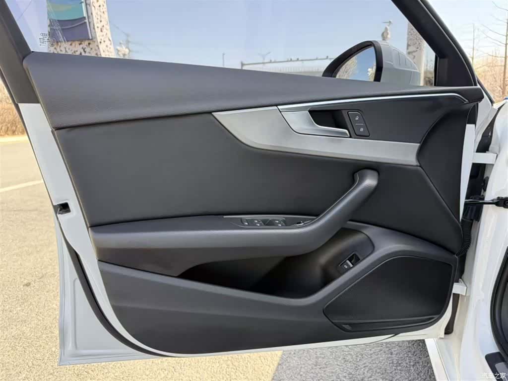 Audi A4L, 2019 13
