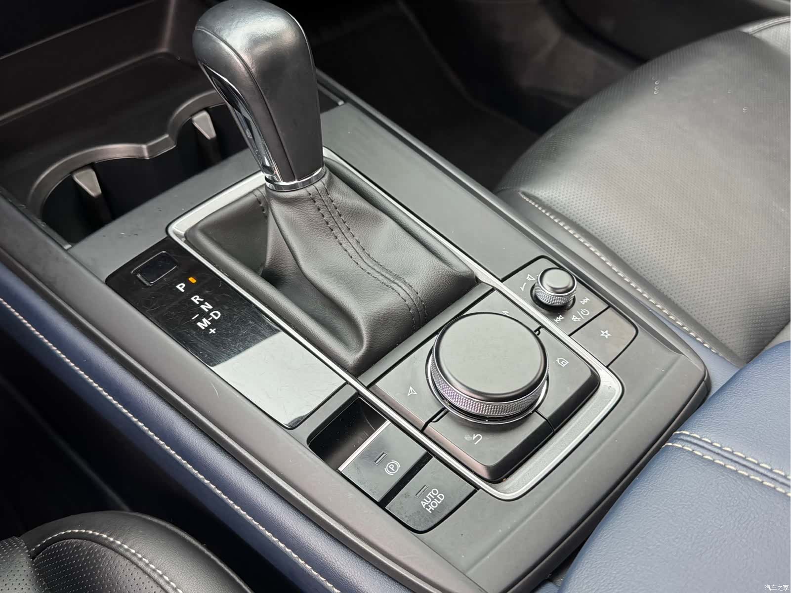 Mazda CX-30, 2022 18