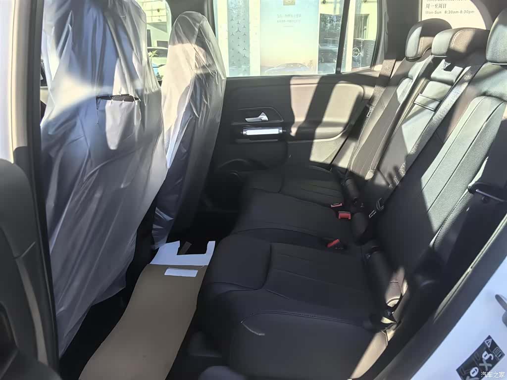 Mercedes-Benz EQB, 2025 17