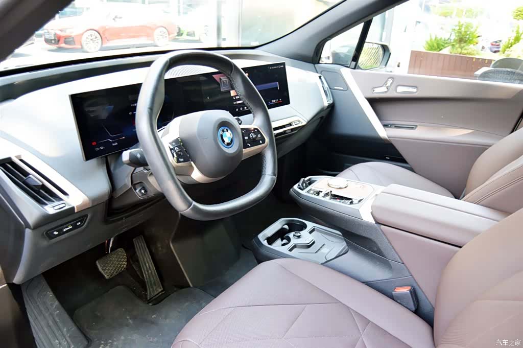 BMW iX, 2025 6