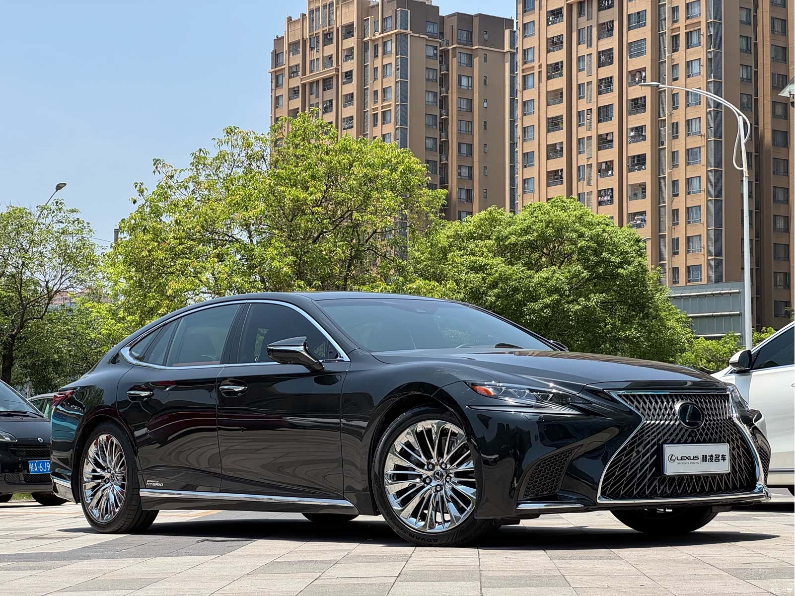 Lexus LS, 2019 3