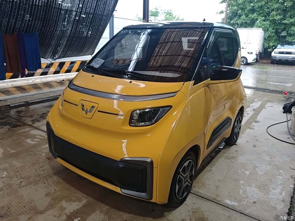 Wuling NanoEV, 2022 2