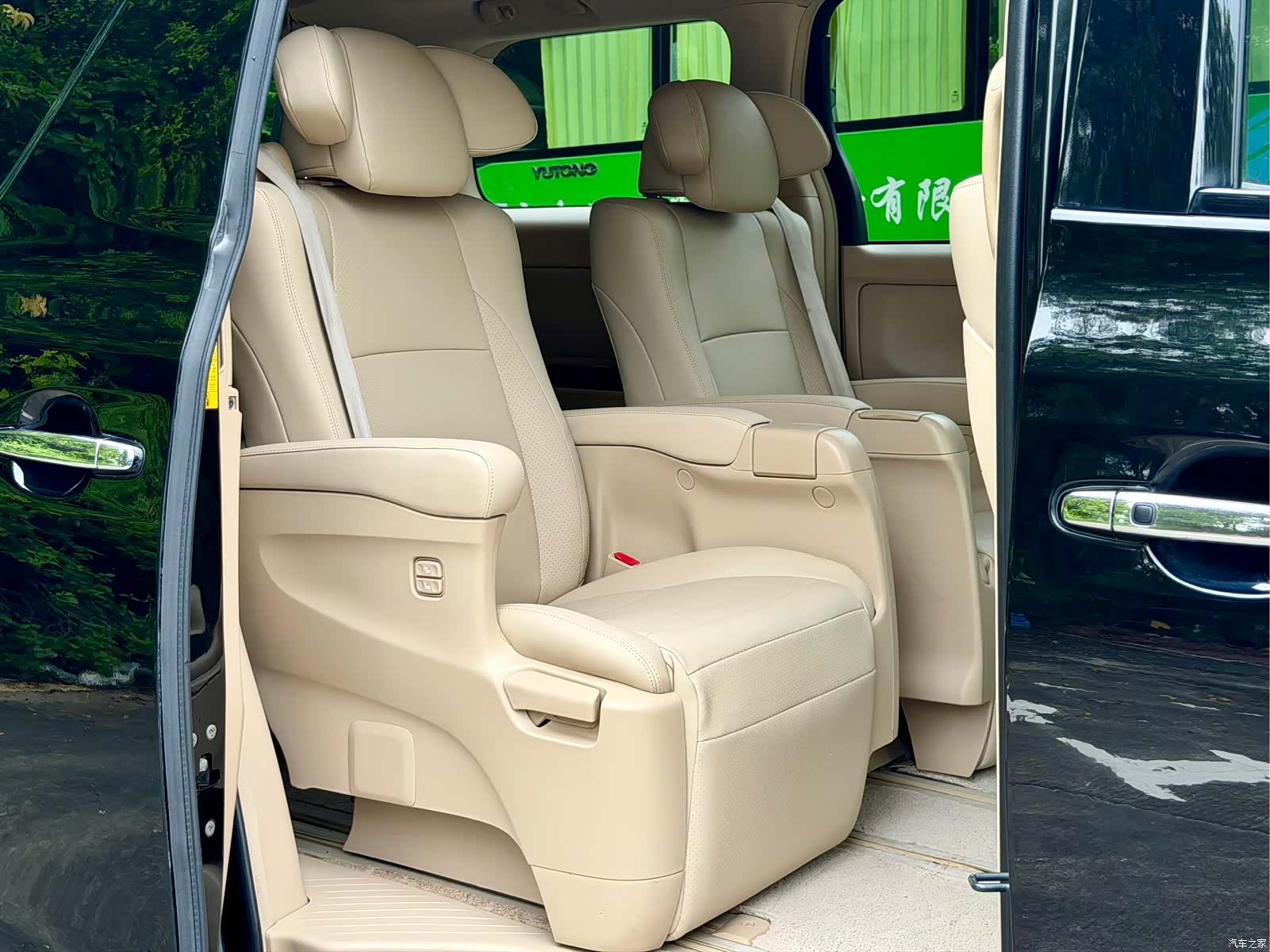 Toyota Alphard, 2012 22