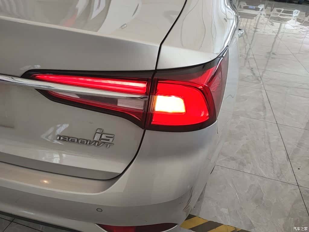 Roewe i5, 2021 8
