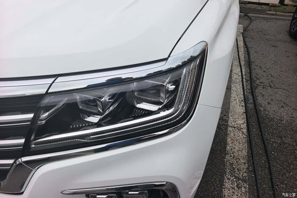 Roewe RX8, 2018 все фото