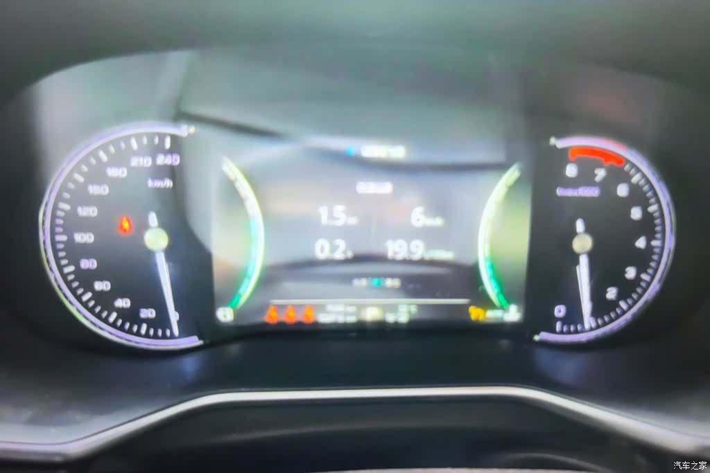 Roewe RX8, 2018 14