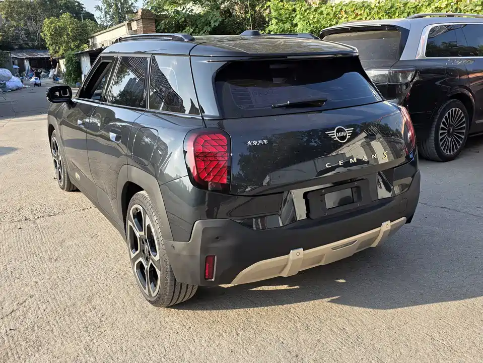 MINI Electric ACEMAN