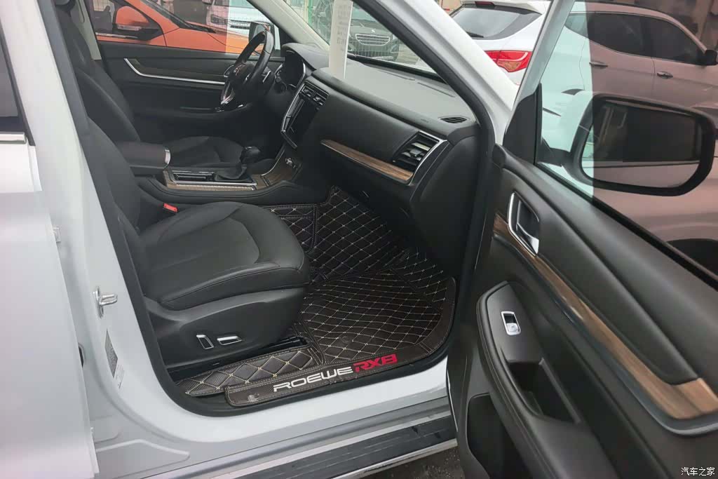 Roewe RX8, 2018 8