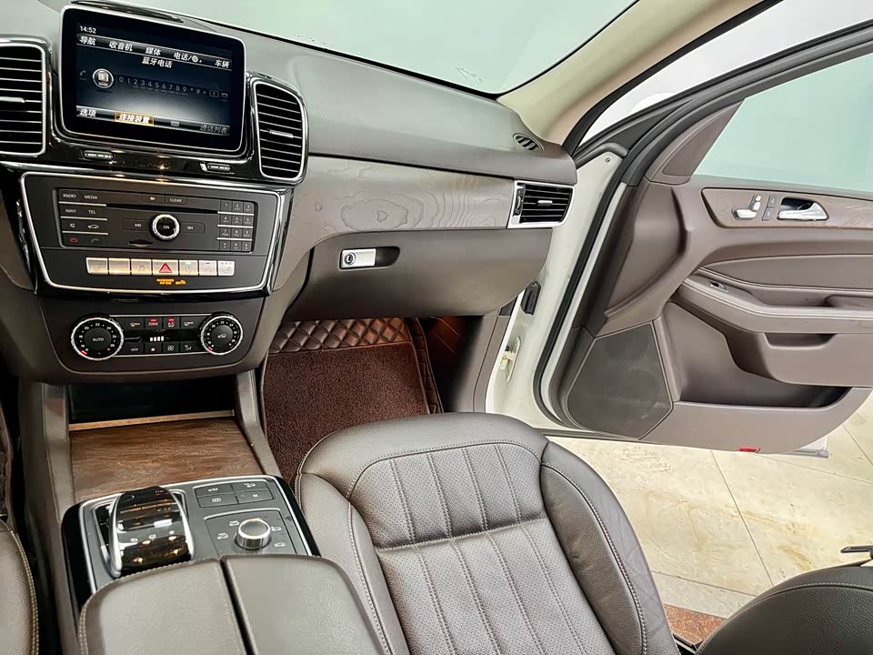 Mercedes-Benz GLE Mercedes-Benz GLE