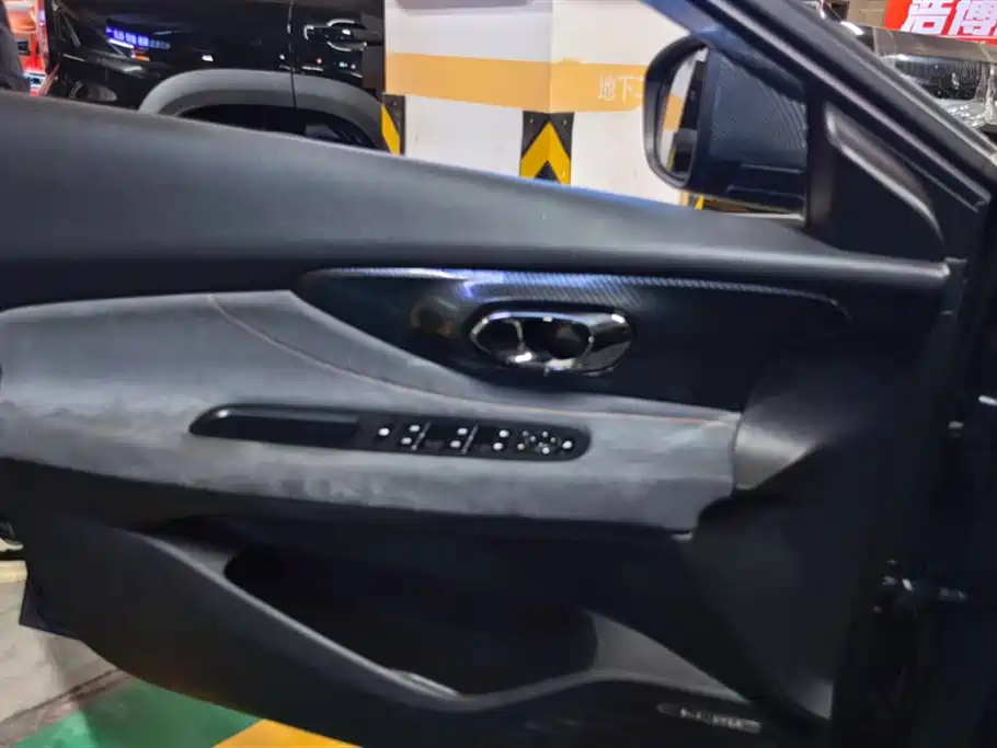 Trumpchi Shadow Leopard