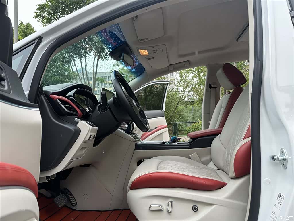 Buick GL8, 2020 4