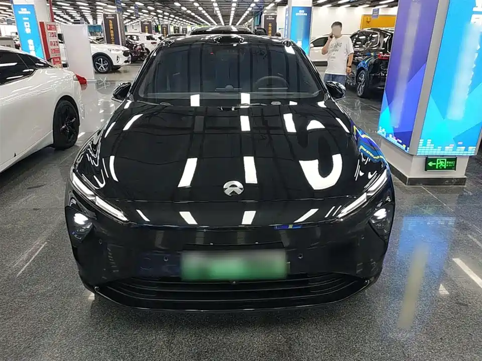 NIO ET7