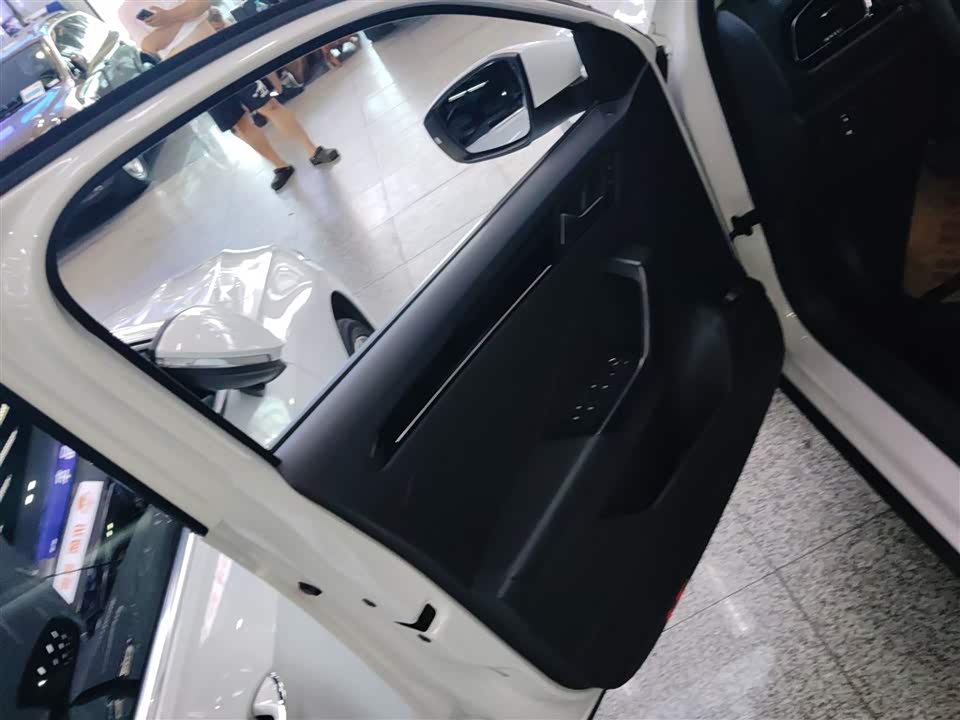 Volkswagen T-ROC exploring Songs