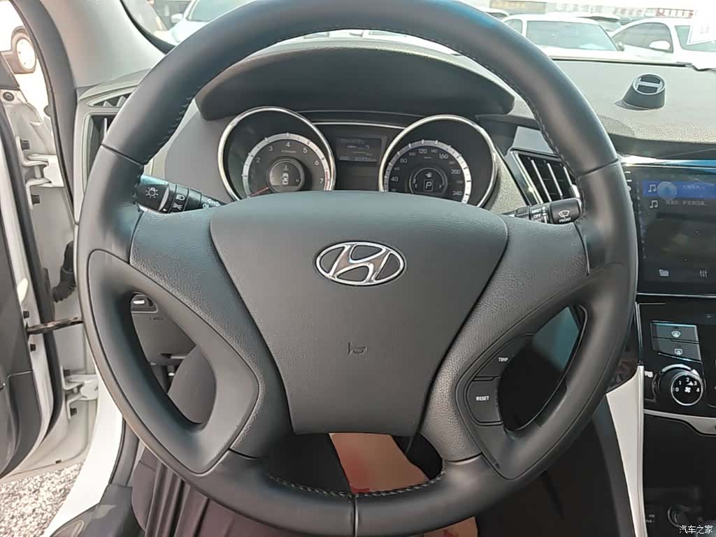 Hyundai Sonata, 2015 11