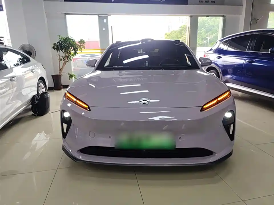 NIO ET5