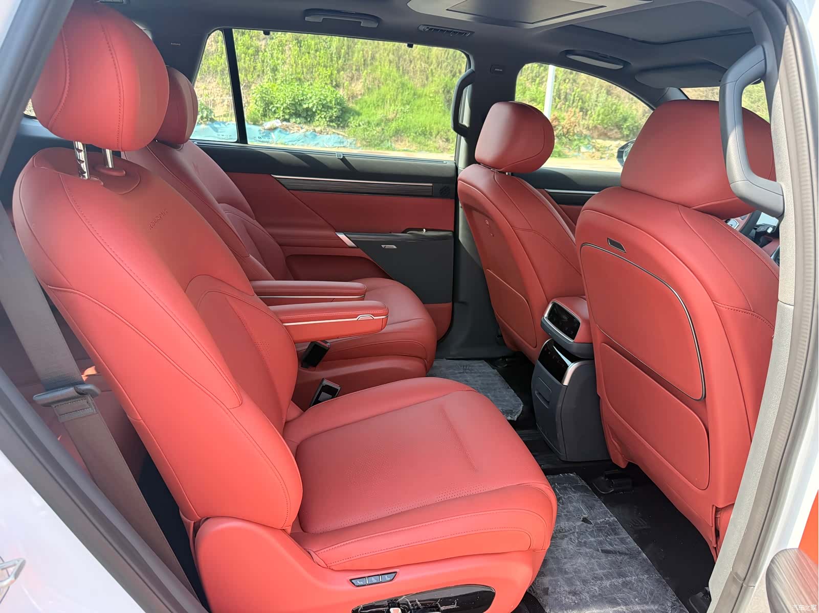 DongFeng eπ008, 2024 13