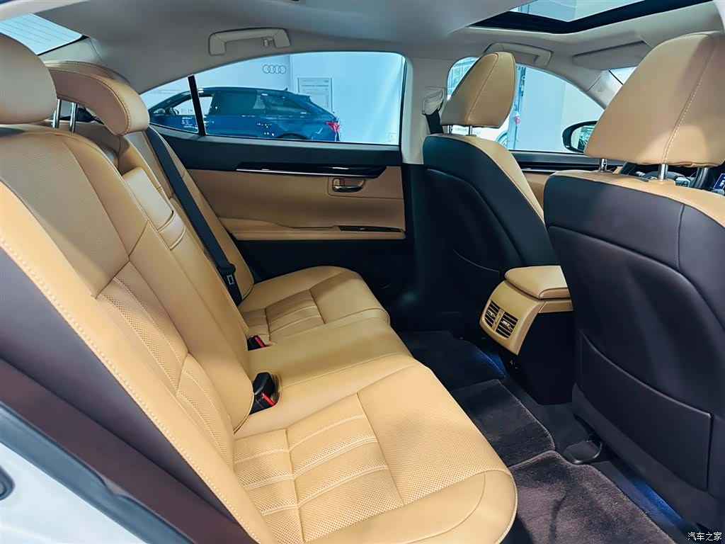 Lexus ES, 2018 8