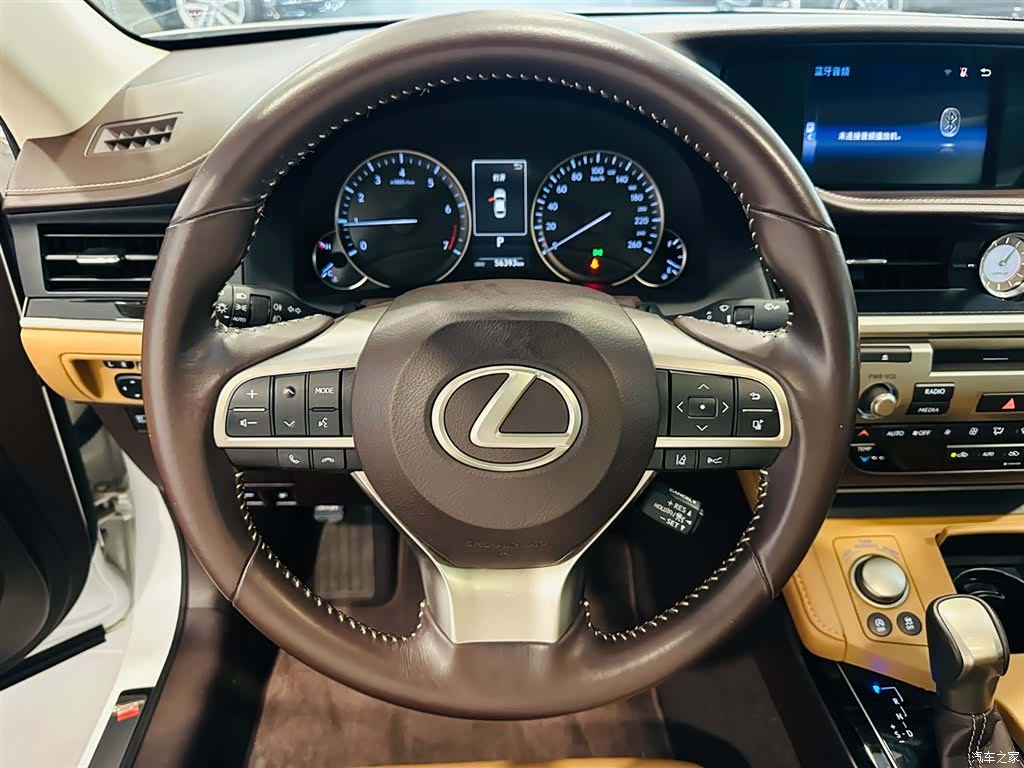 Lexus ES, 2018 11