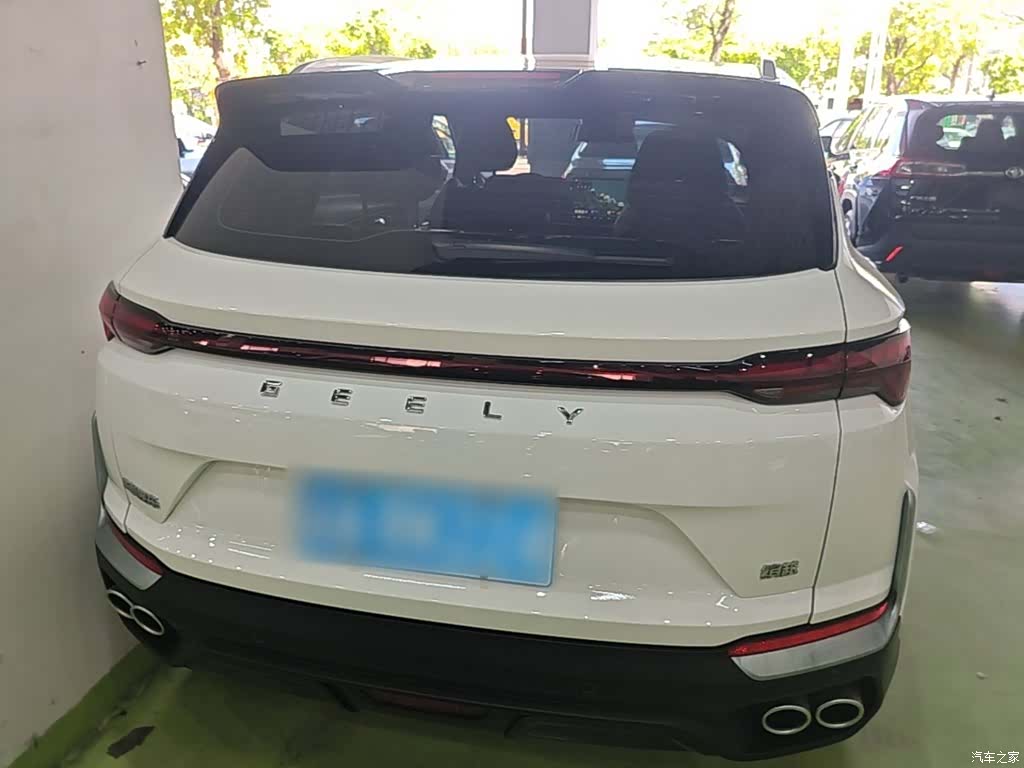 Geely Coolray, 2025 6