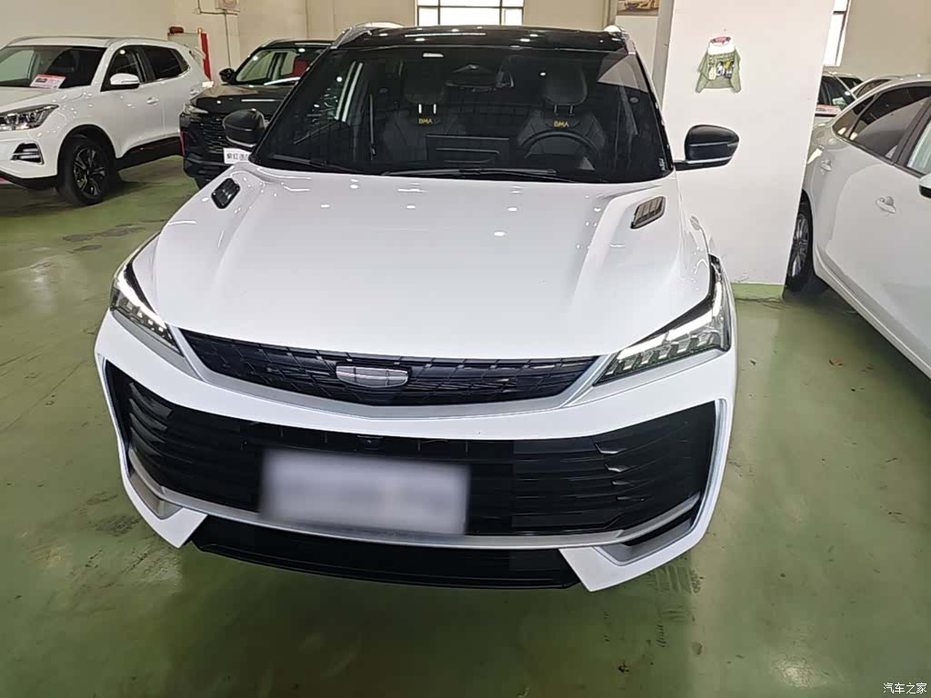 Geely Coolray, 2025 3