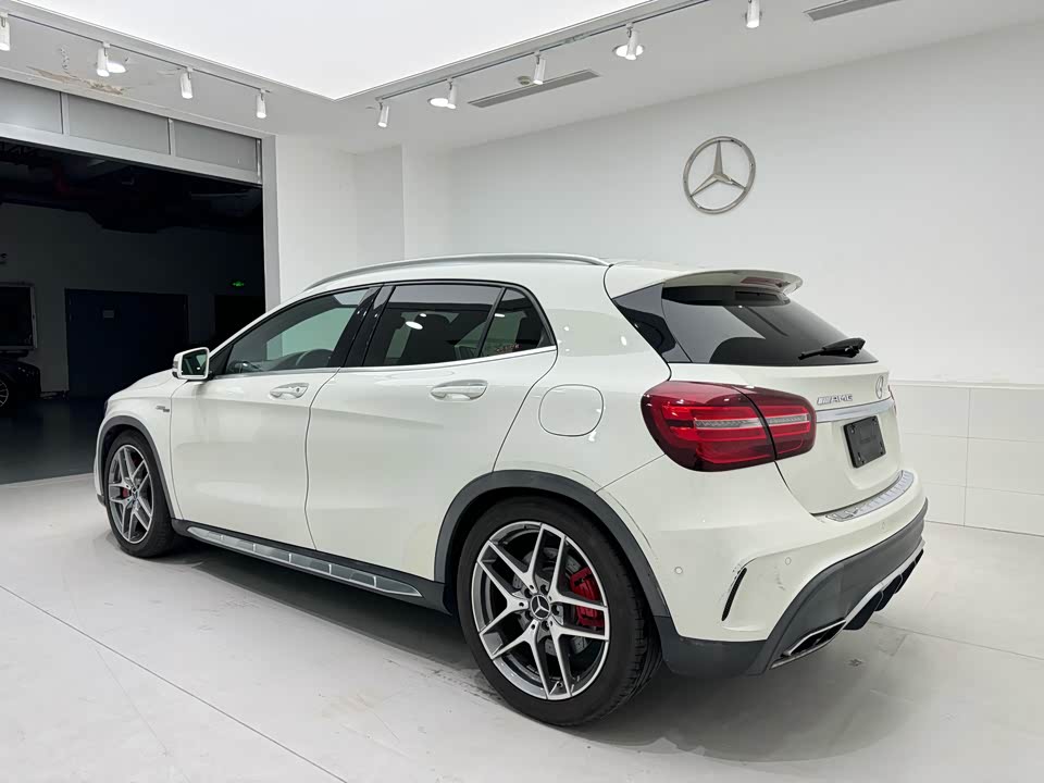 Mercedes-Benz GLA AMG