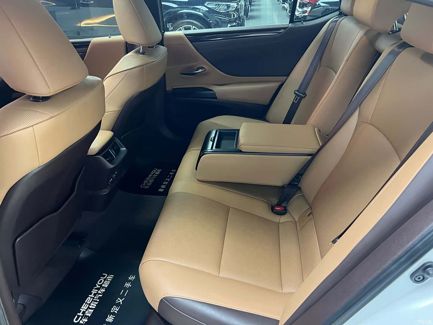 Lexus ES, 2021 10