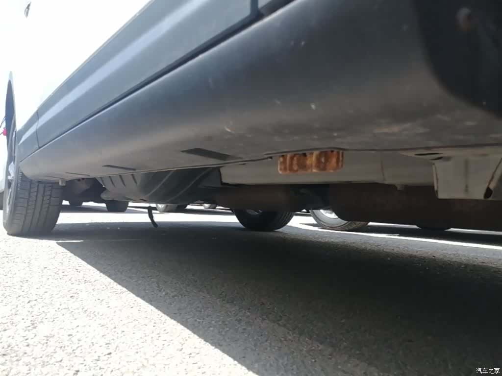 DongFeng AX7, 2016 21