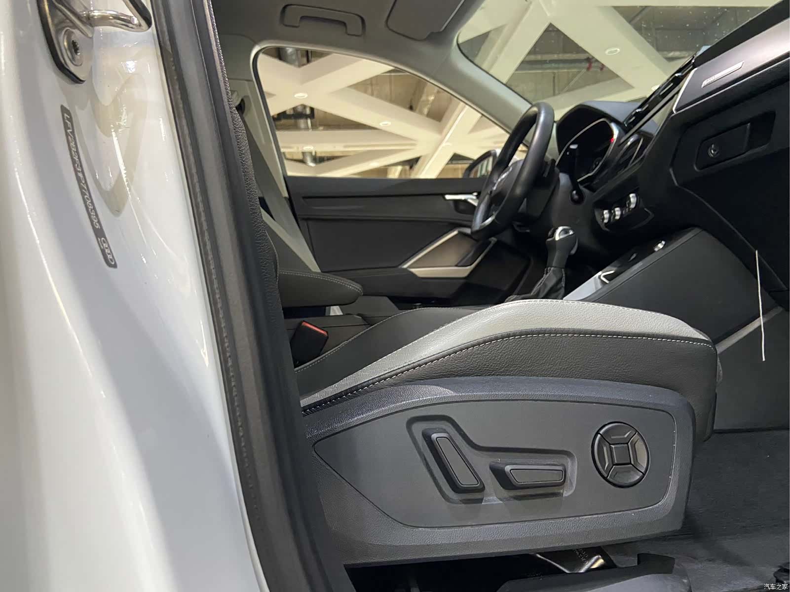 Audi Q3, 2023 16