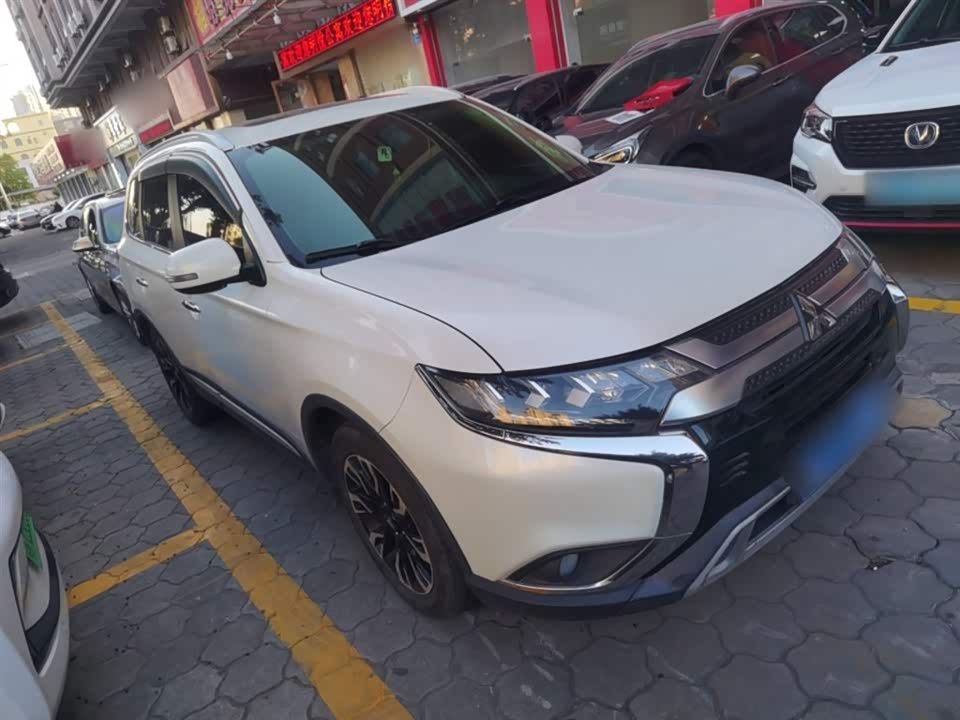 Mitsubishi Outlander