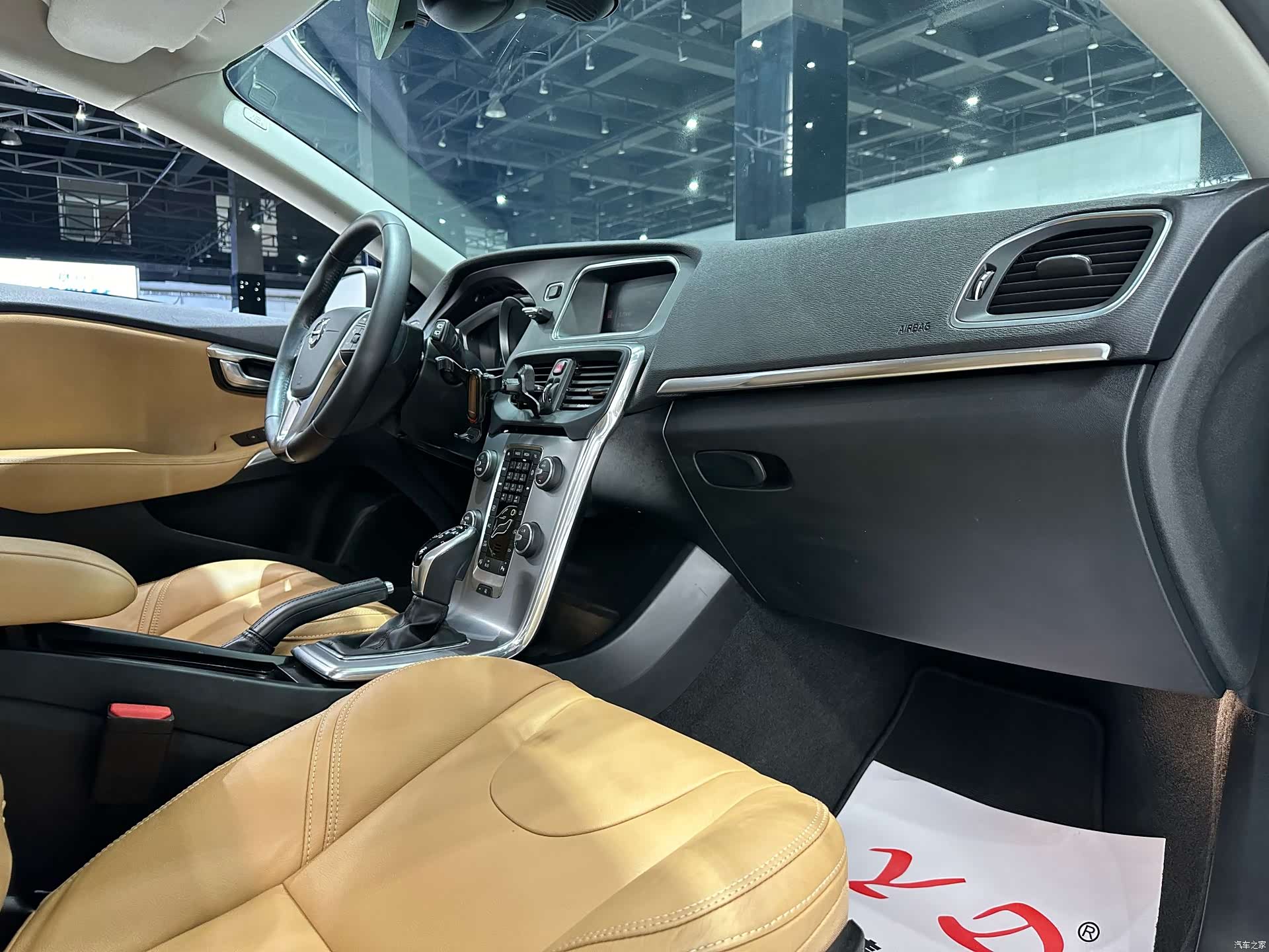 Volvo V40, 2018 12