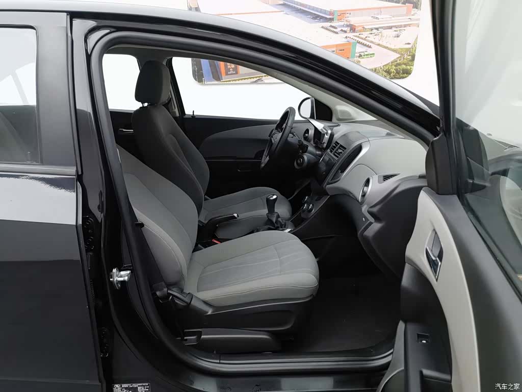 Chevrolet SE, 2013 23