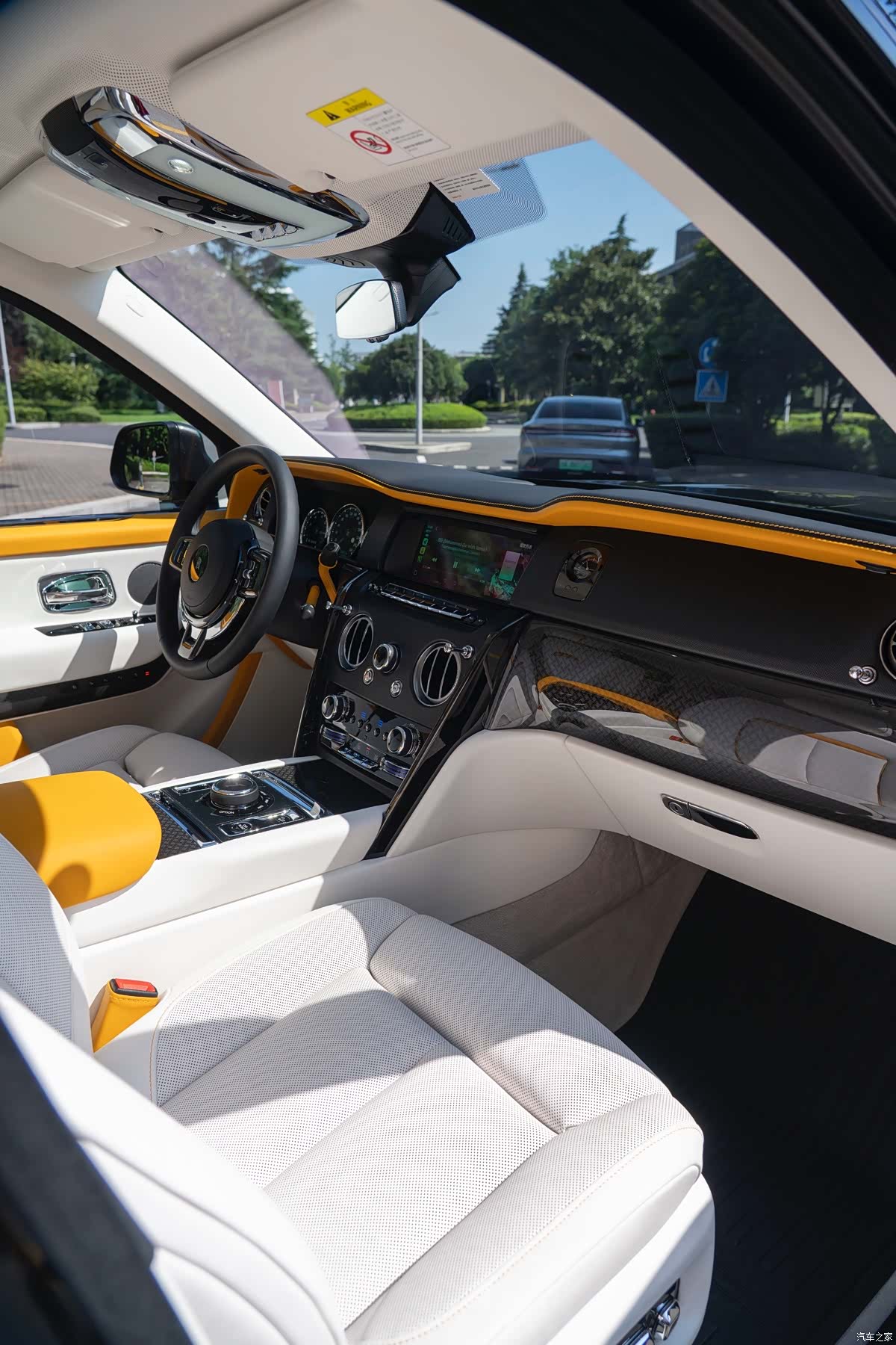 Rolls-Royce Cullinan, 2024 28