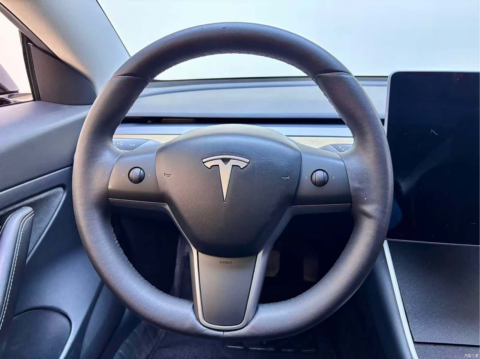 Tesla Model 3, 2020 13