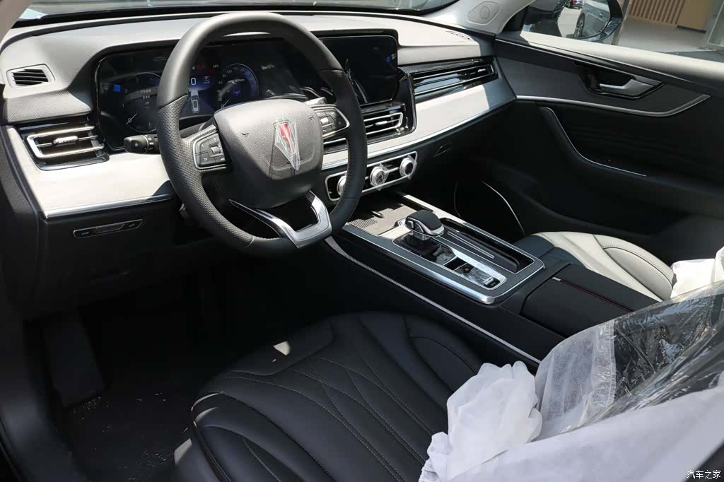 Hongqi HS5, 2026 8
