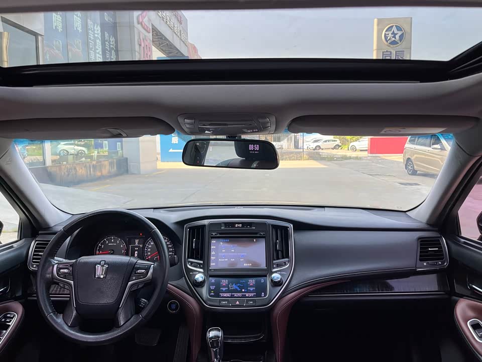 Toyota crown