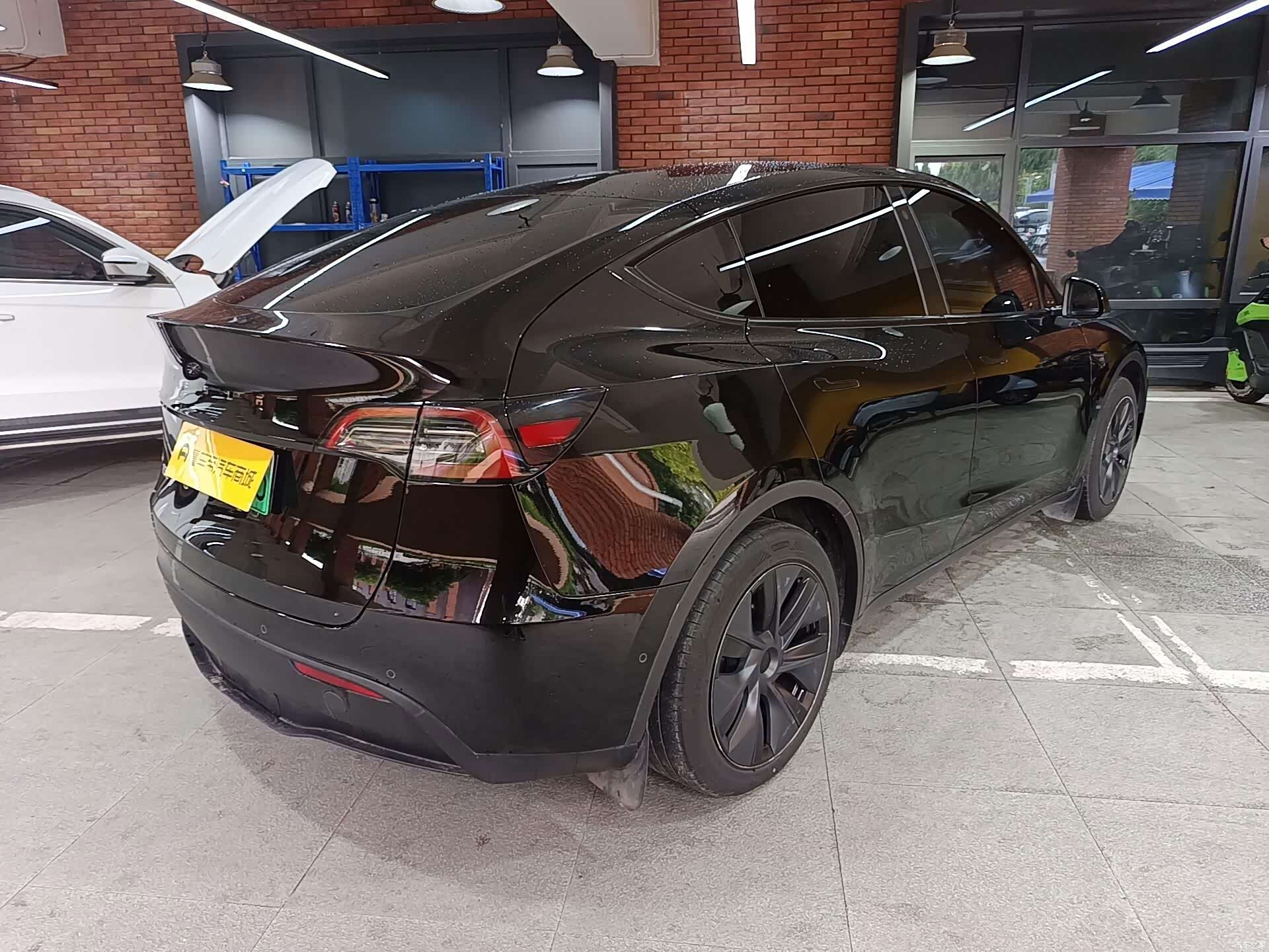 Tesla Model Y, 2024 4