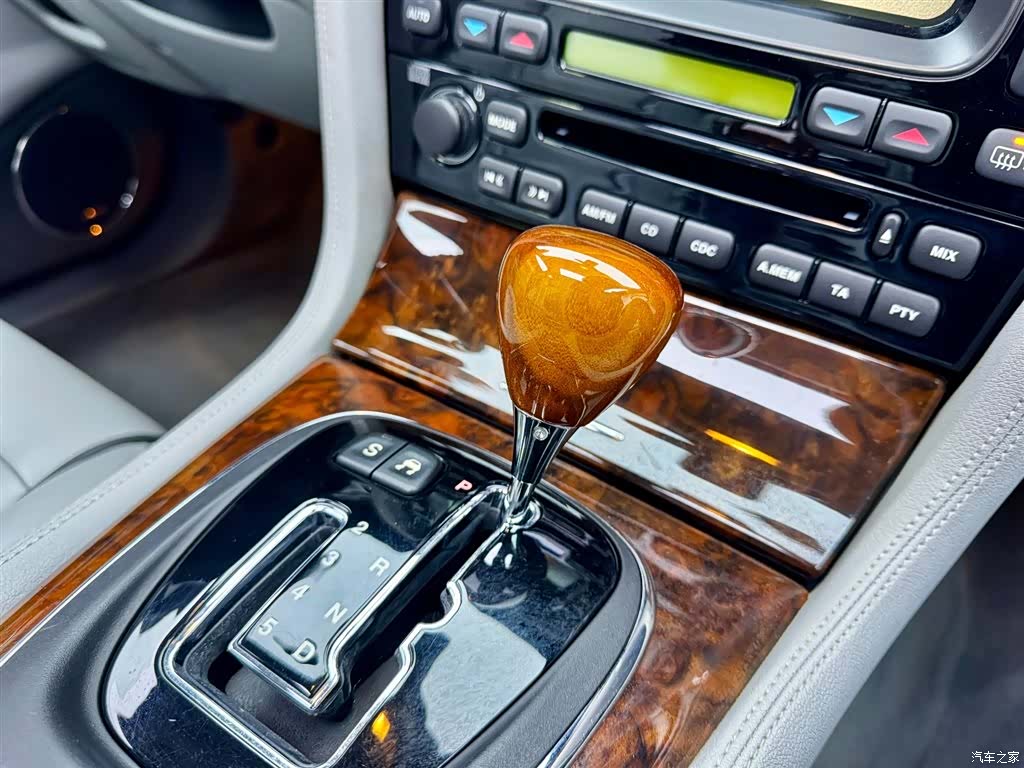 Jaguar XJ, 2009 17