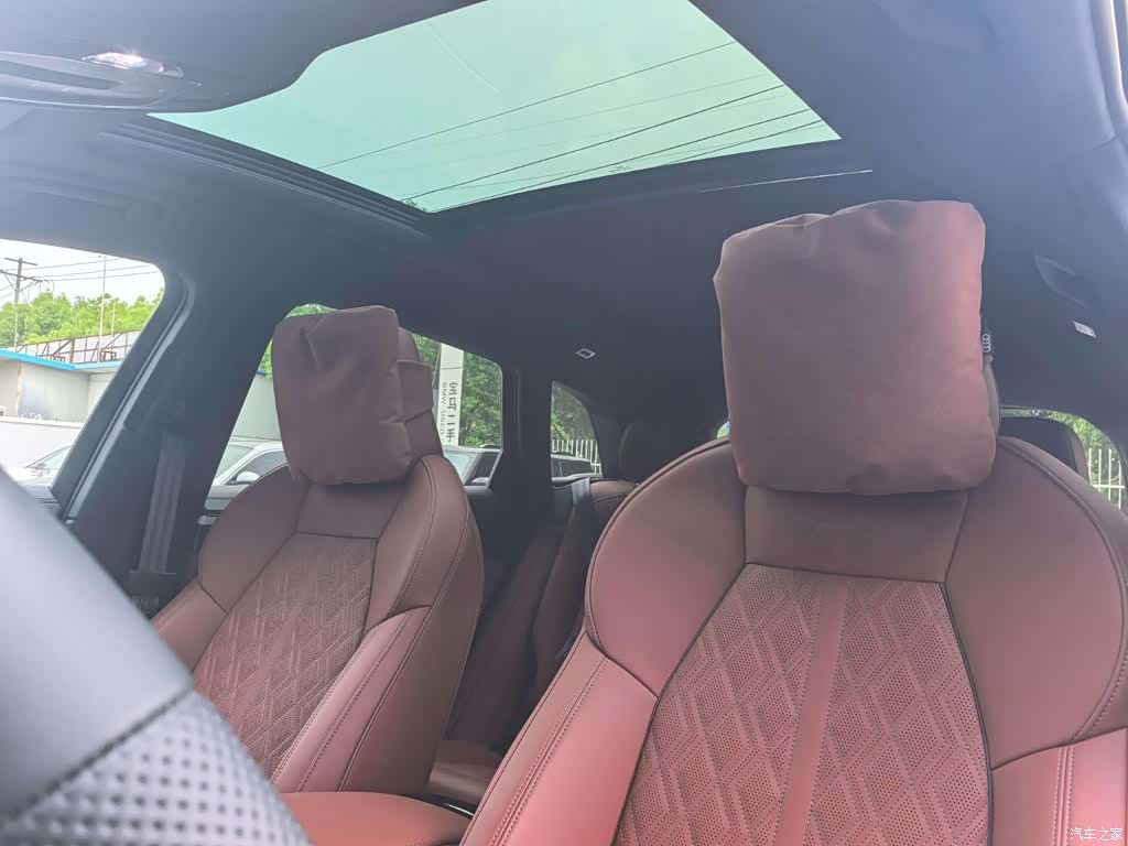 Audi Q5L, 2025 10