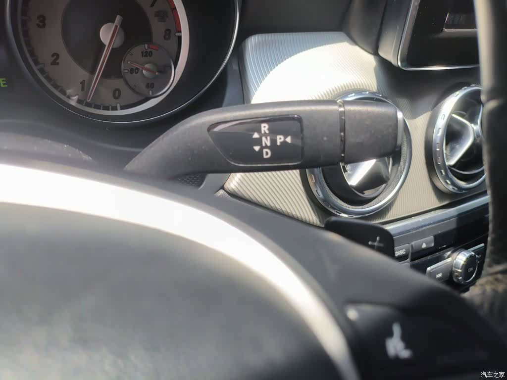 Mercedes-Benz GLA, 2015 7
