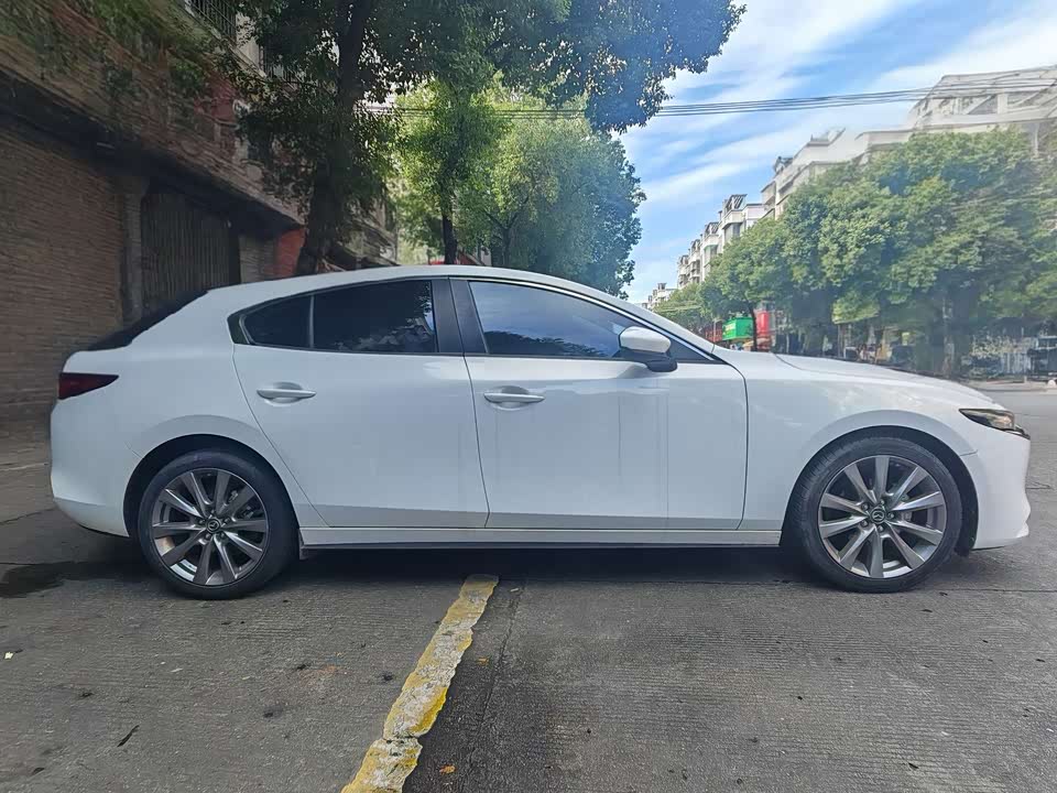Mazda 3 Angkesaila